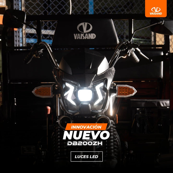 Primer plano de las luces LED frontales del motocarro Vaisand DB200ZH,